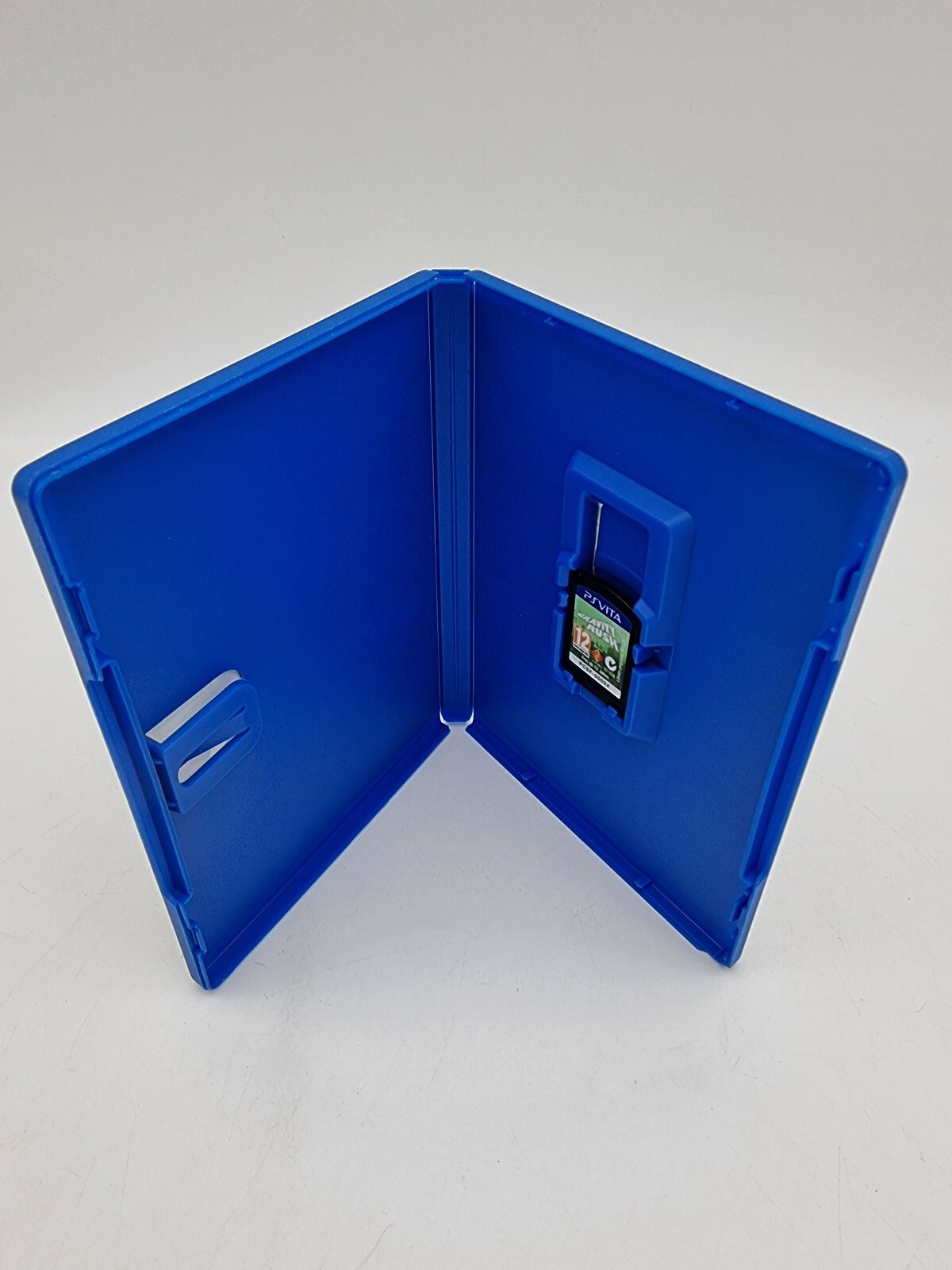 GRAVITY RUSH PS VITA USA VERSION USED - Image 3